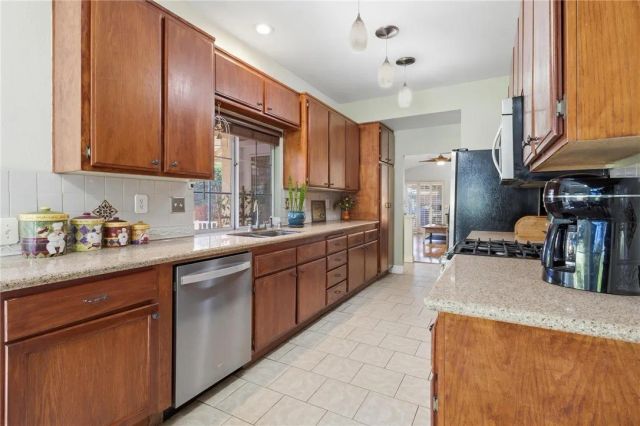 27261 Prominence Road, Menifee, CA 92586