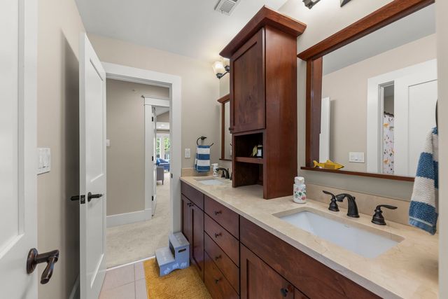 451 Lowell Avenue, Glen Ellyn, IL 60137