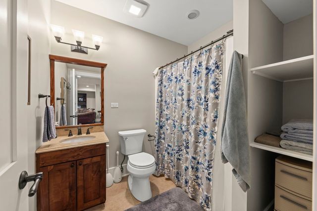 451 Lowell Avenue, Glen Ellyn, IL 60137