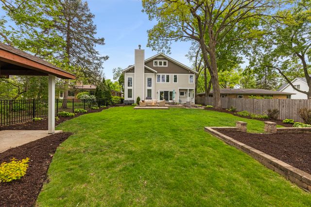 451 Lowell Avenue, Glen Ellyn, IL 60137