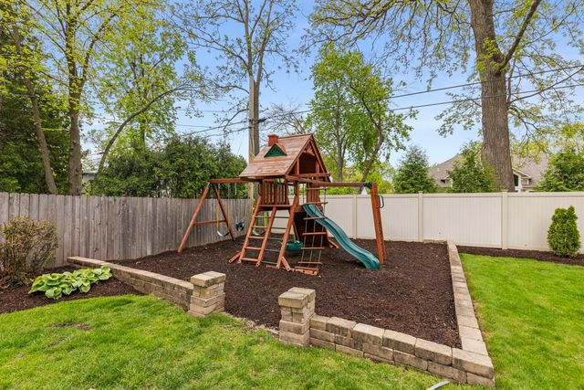 451 Lowell Avenue, Glen Ellyn, IL 60137