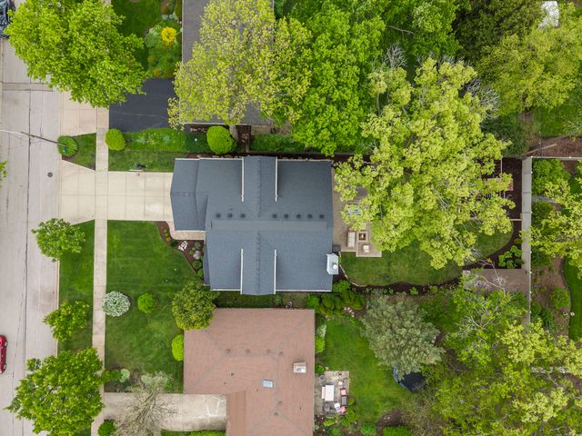 451 Lowell Avenue, Glen Ellyn, IL 60137