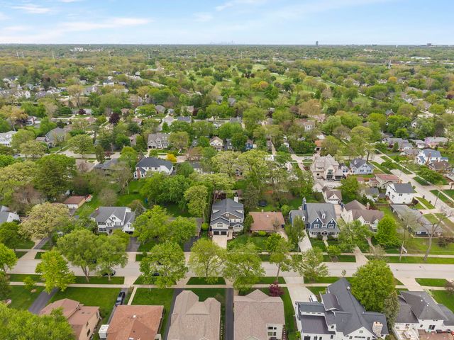 451 Lowell Avenue, Glen Ellyn, IL 60137
