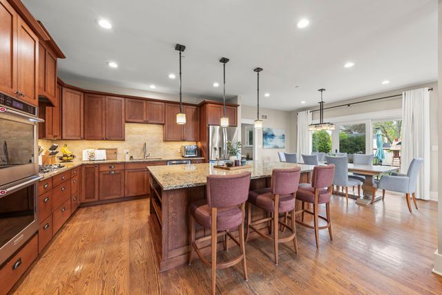 451 Lowell Avenue, Glen Ellyn, IL 60137