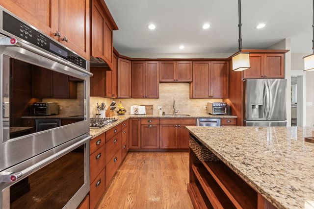 451 Lowell Avenue, Glen Ellyn, IL 60137