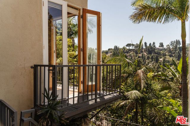 9430 Readcrest Drive, Beverly Hills, CA 90210