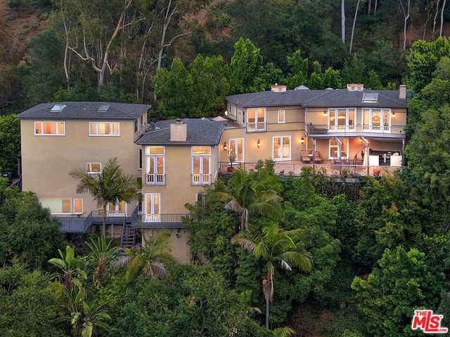 9430 Readcrest Drive, Beverly Hills, CA 90210