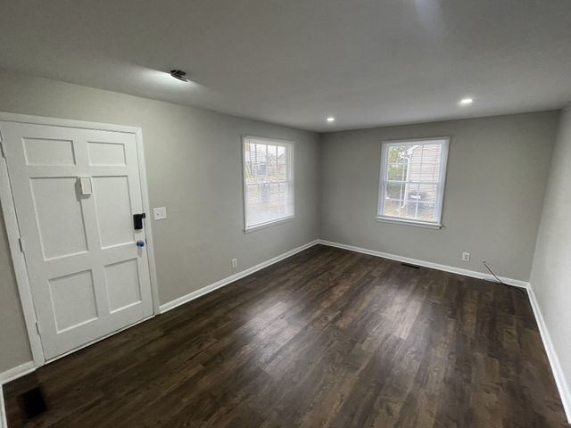 2306 Hammond Dr, Nashville, TN 37208