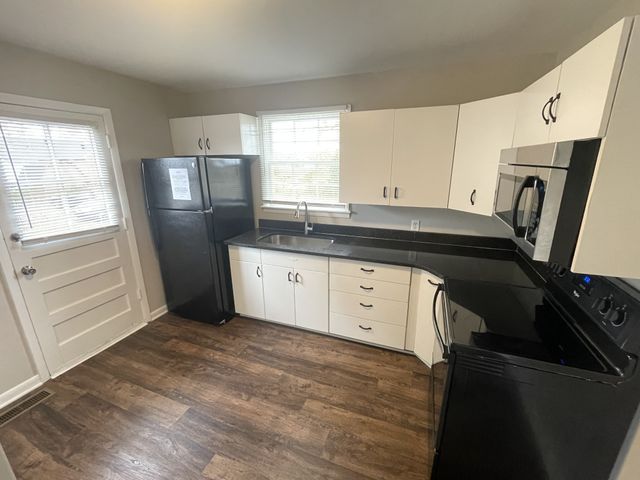 2306 Hammond Dr, Nashville, TN 37208