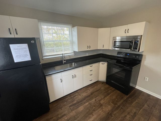2306 Hammond Dr, Nashville, TN 37208