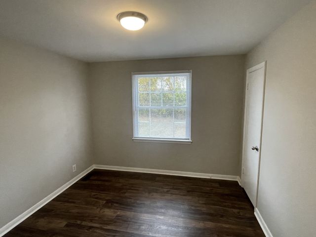 2306 Hammond Dr, Nashville, TN 37208
