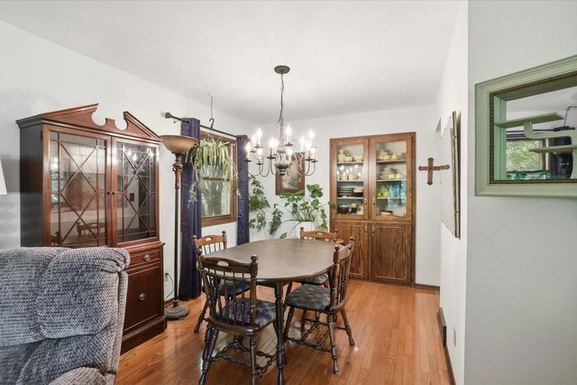 S85W30520 Stoneridge DRIVE, Mukwonago, WI 53149