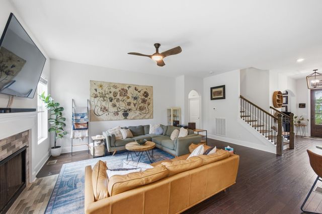 8045 Still Spring Ridge Dr, Nashville, TN 37221