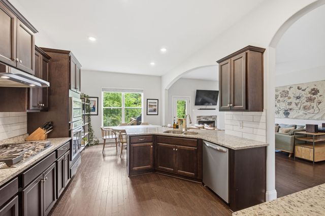8045 Still Spring Ridge Dr, Nashville, TN 37221