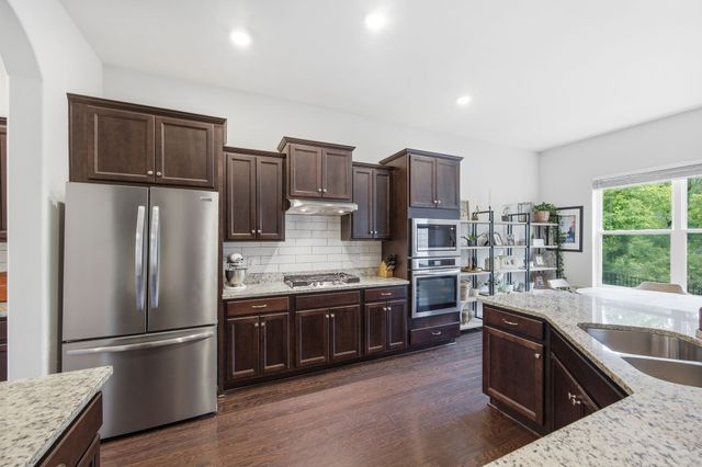 8045 Still Spring Ridge Dr, Nashville, TN 37221