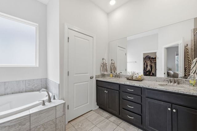 8045 Still Spring Ridge Dr, Nashville, TN 37221