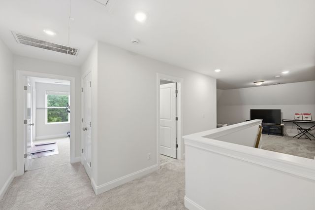 8045 Still Spring Ridge Dr, Nashville, TN 37221