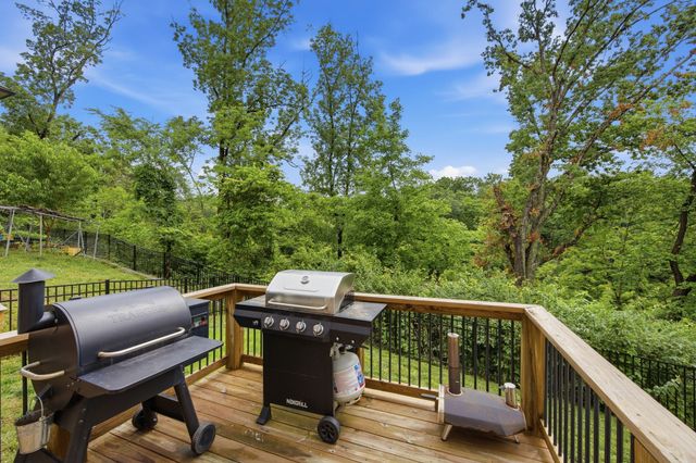 8045 Still Spring Ridge Dr, Nashville, TN 37221