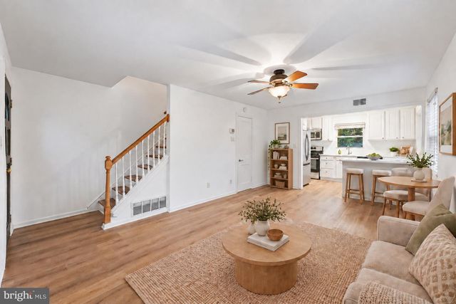 2304 FAIRVIEW TER, Alexandria, VA 22303