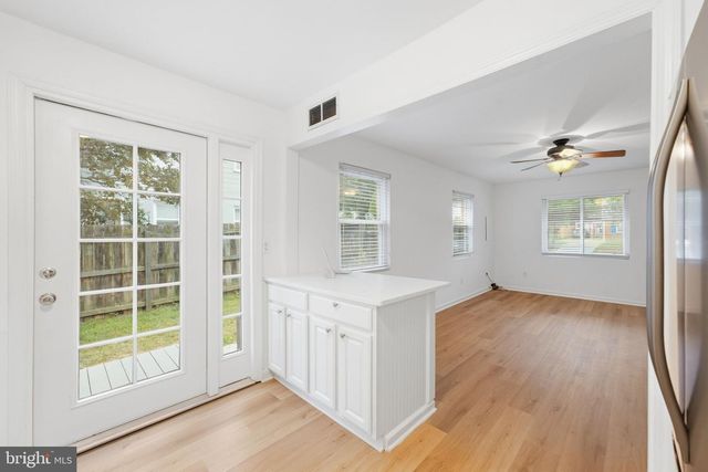 2304 FAIRVIEW TER, Alexandria, VA 22303