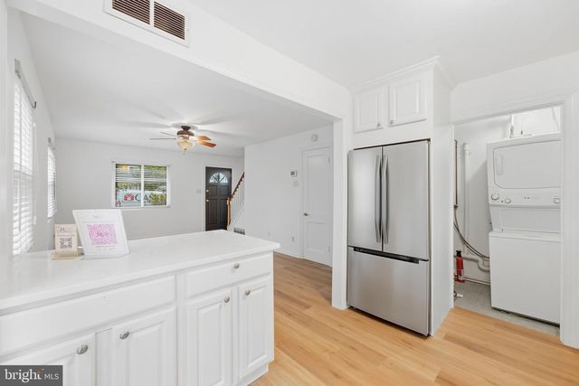 2304 FAIRVIEW TER, Alexandria, VA 22303