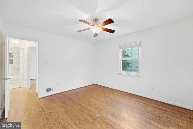 2304 FAIRVIEW TER, Alexandria, VA 22303