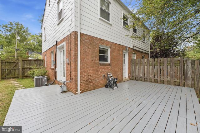 2304 FAIRVIEW TER, Alexandria, VA 22303