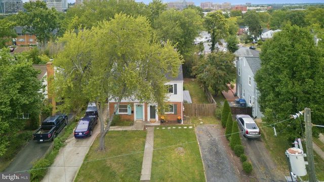 2304 FAIRVIEW TER, Alexandria, VA 22303
