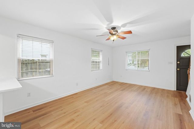 2304 FAIRVIEW TER, Alexandria, VA 22303