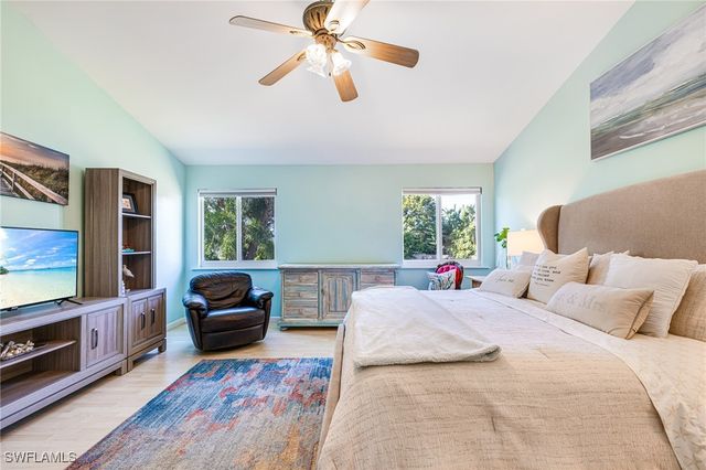 20520 Pine Tree LN, Estero, FL 33928