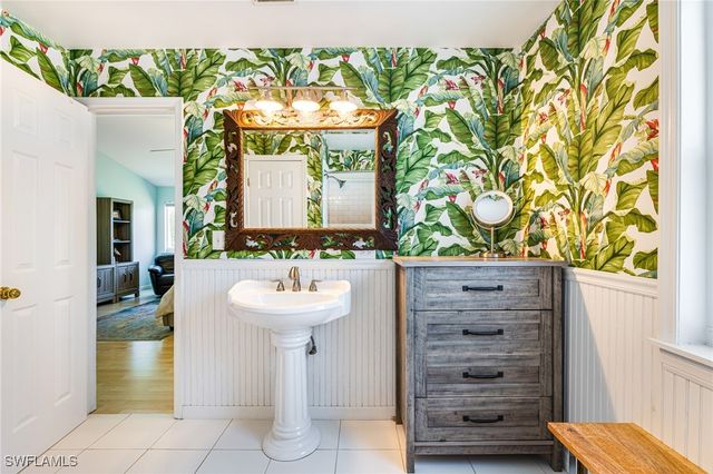 20520 Pine Tree LN, Estero, FL 33928