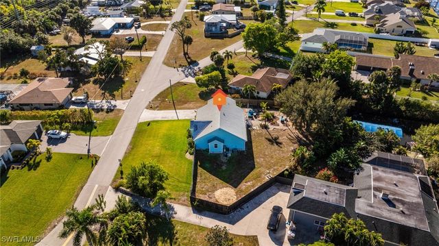 20520 Pine Tree LN, Estero, FL 33928