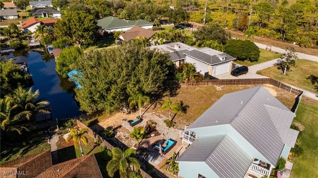 20520 Pine Tree LN, Estero, FL 33928