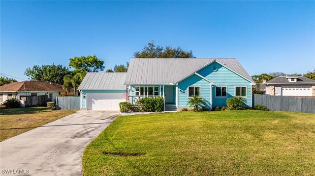 20520 Pine Tree LN, Estero, FL 33928