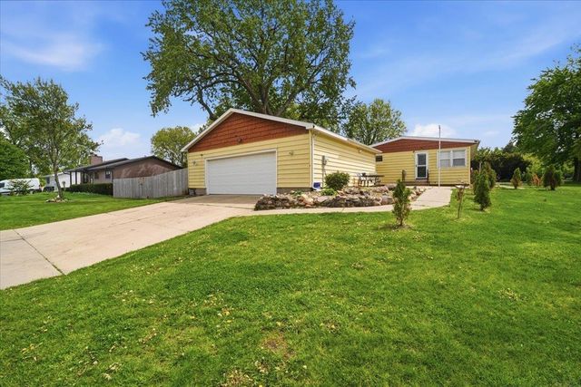 3137 Hammond Avenue, Waterloo, IA 50702
