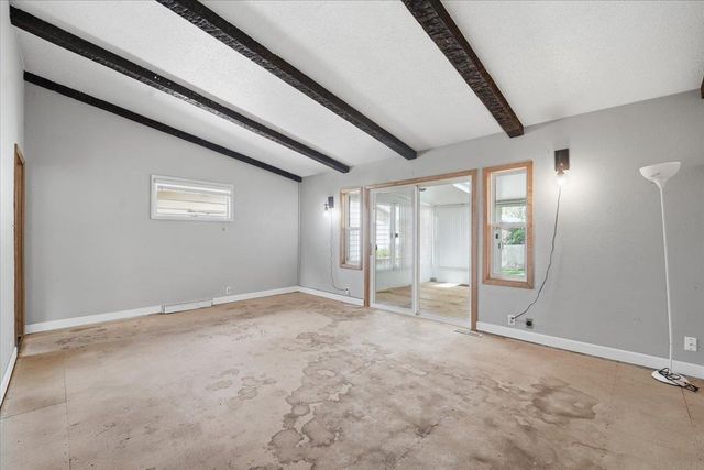 3137 Hammond Avenue, Waterloo, IA 50702