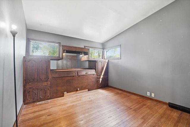 3137 Hammond Avenue, Waterloo, IA 50702