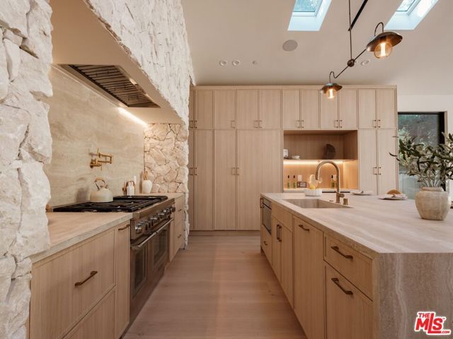 14647 Morrison Street, Sherman Oaks, CA 91403