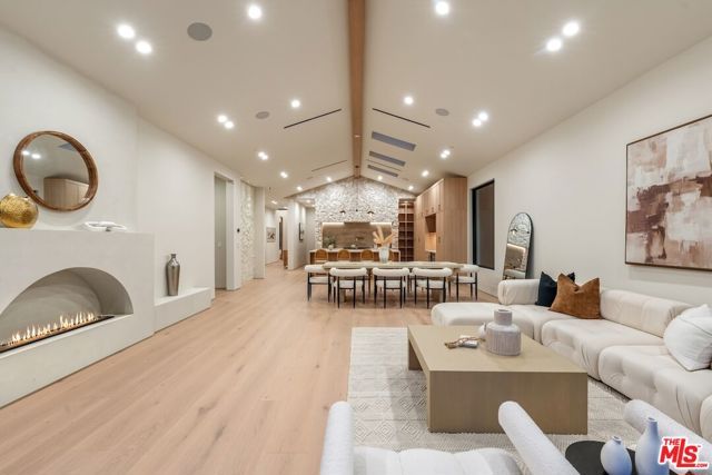 14647 Morrison Street, Sherman Oaks, CA 91403