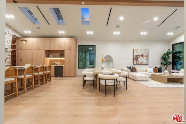 14647 Morrison Street, Sherman Oaks, CA 91403