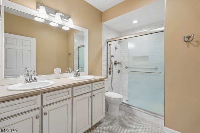 17 Lara Pl, Warren Twp., NJ 07059
