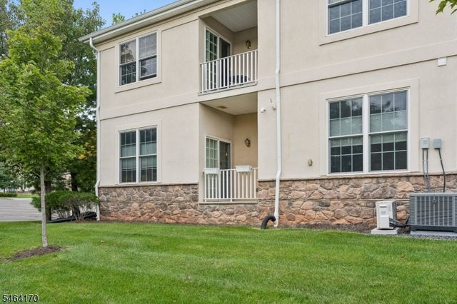 17 Lara Pl, Warren Twp., NJ 07059
