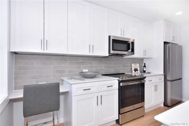 235 Wolfs Lane 3A, Pelham, NY 10803
