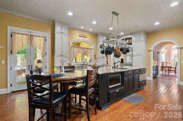 598 Old Toll Road, Asheville, NC 28804
