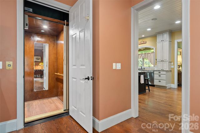 598 Old Toll Road, Asheville, NC 28804