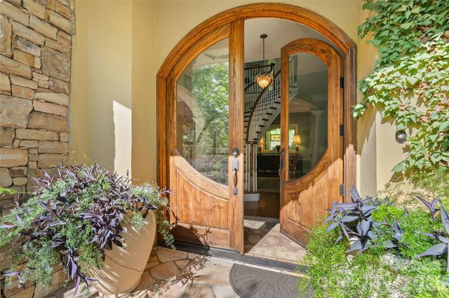 598 Old Toll Road, Asheville, NC 28804