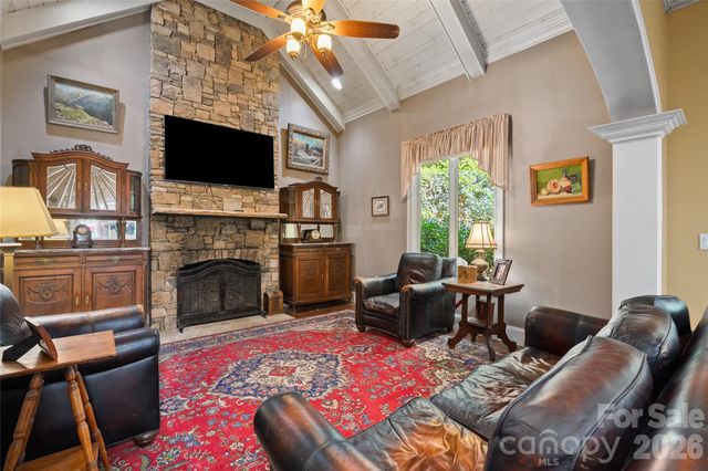 598 Old Toll Road, Asheville, NC 28804