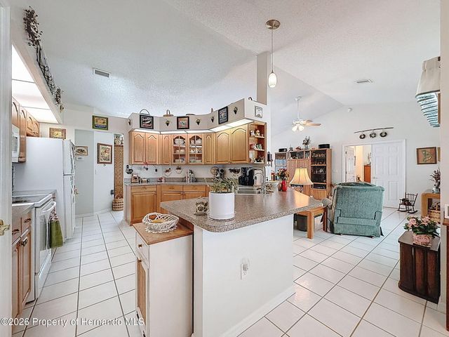 4221 Neff Lake Road, Brooksville, FL 34601