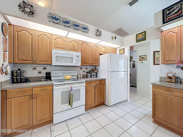 4221 Neff Lake Road, Brooksville, FL 34601