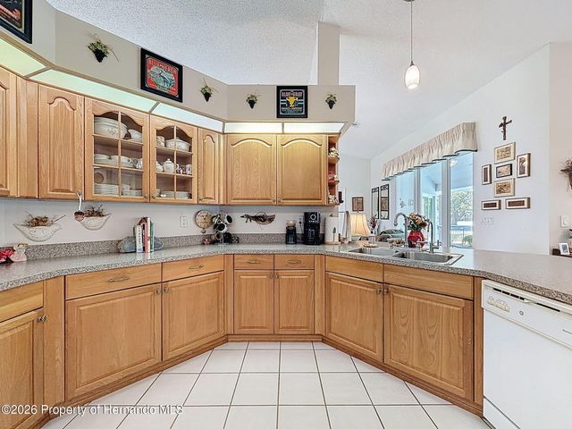 4221 Neff Lake Road, Brooksville, FL 34601
